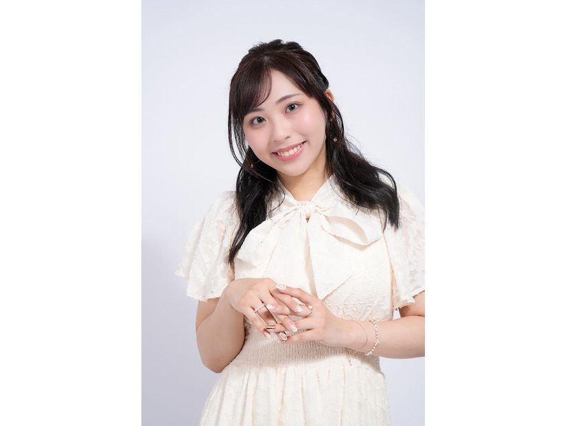 モデルプレスのインタビューに応じた原麻里夢さん（提供写真）