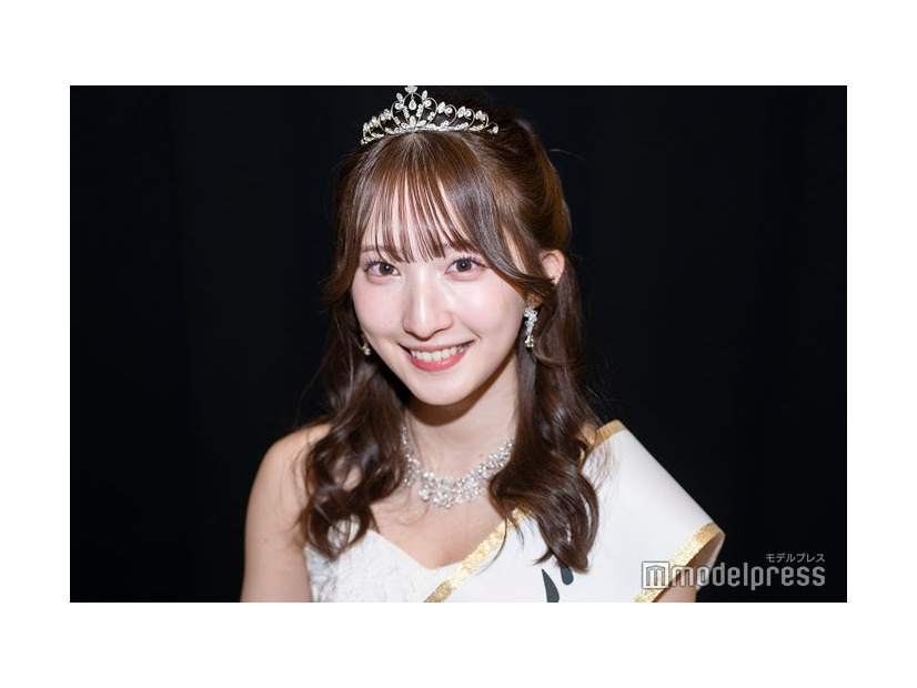 「ミス立教コンテスト2023」グランプリを受賞した橋本華歩さん（C）モデルプレス