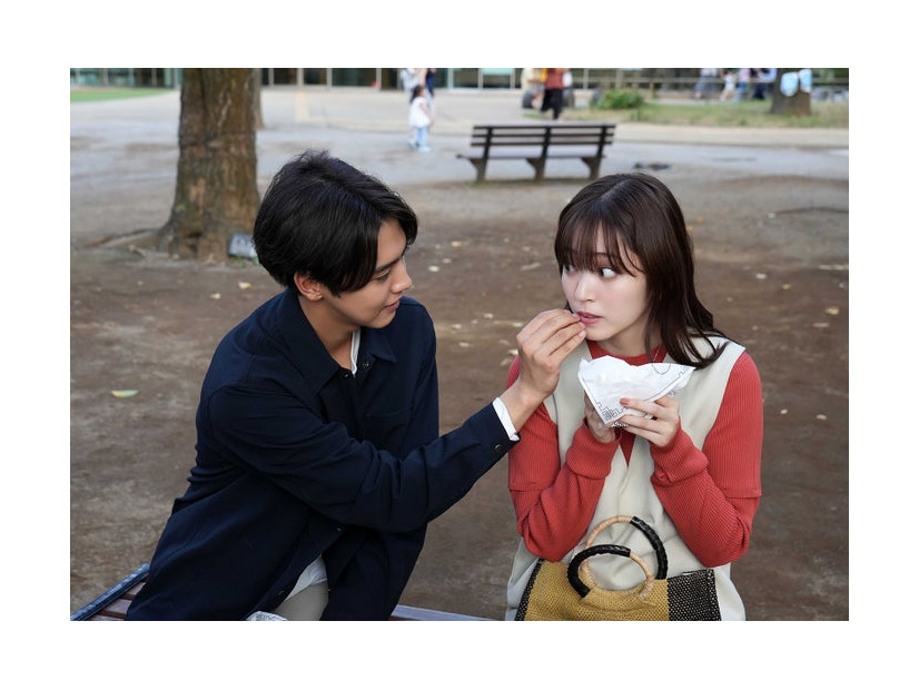 片寄涼太、鈴木愛理「推しが上司になりまして」第6話（C）「推しが上司になりまして」製作委員会