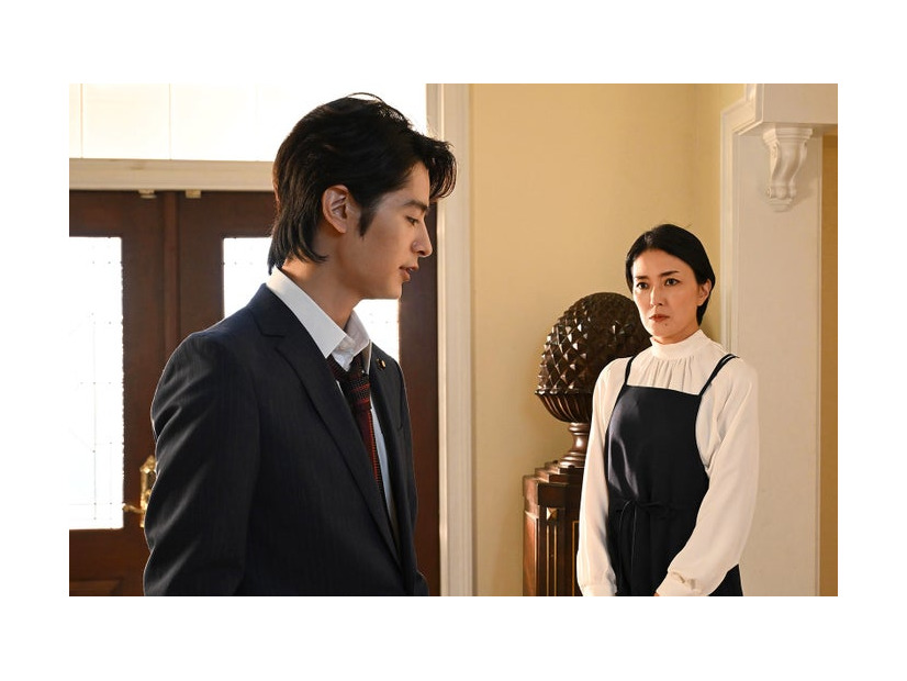 塩野瑛久、板谷由夏「ブラックファミリア～新堂家の復讐～」第6話より（C）読売テレビ