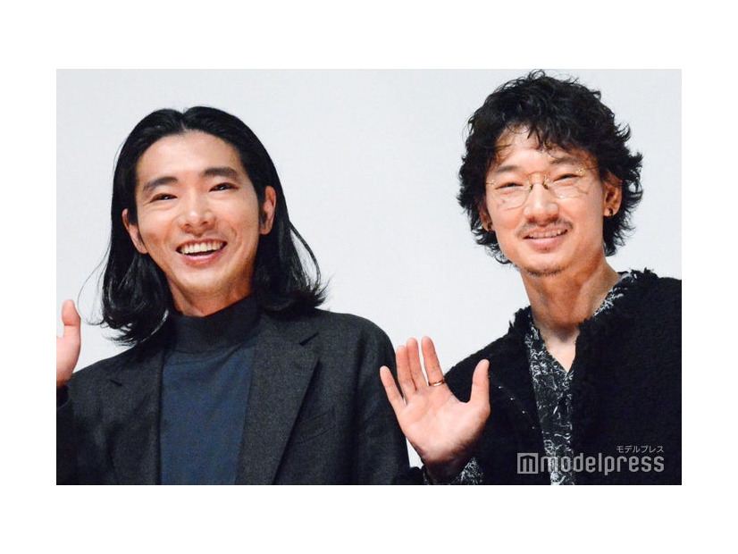 映画『花腐し』の公開記念舞台挨拶に登壇した柄本佑、綾野剛（C）モデルプレス