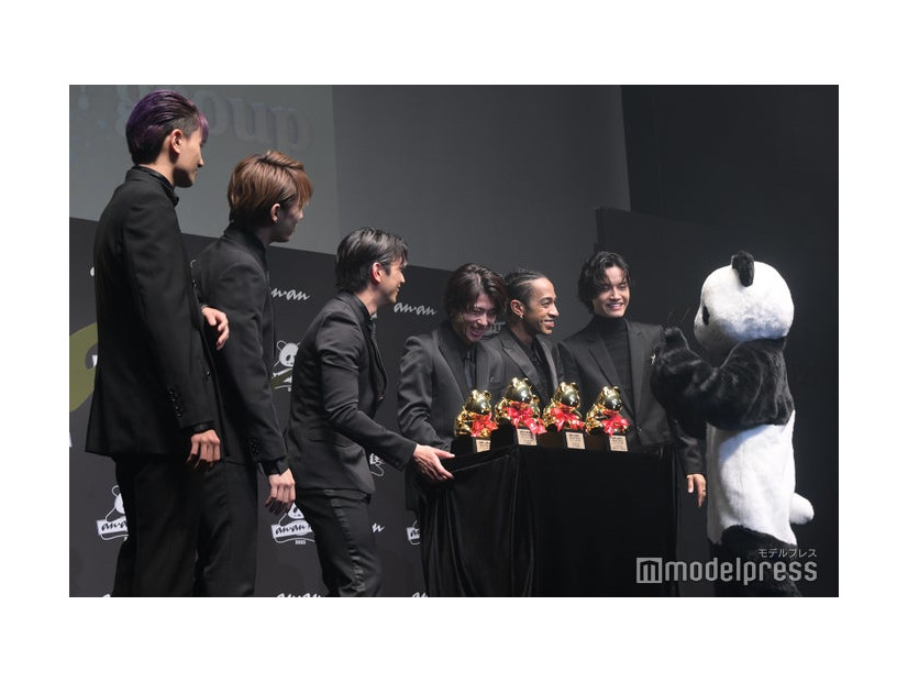パンダをフォローするAぇ! group（C）モデルプレス