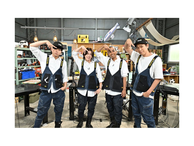 加藤シゲアキ、末澤誠也、草間リチャード敬太、小山慶一郎（C）TBS