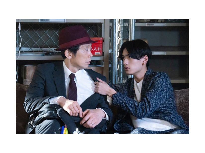 佐々木蔵之介、高橋恭平「マイホームヒーロー」第6話より（C）山川直輝・朝基まさし／講談社／ドラマ「マイホームヒーロー」製作委員会・MBS