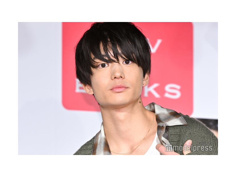 「伊藤健太郎カレンダー2024」の発売記念会見に出席した伊藤健太郎（C）モデルプレス