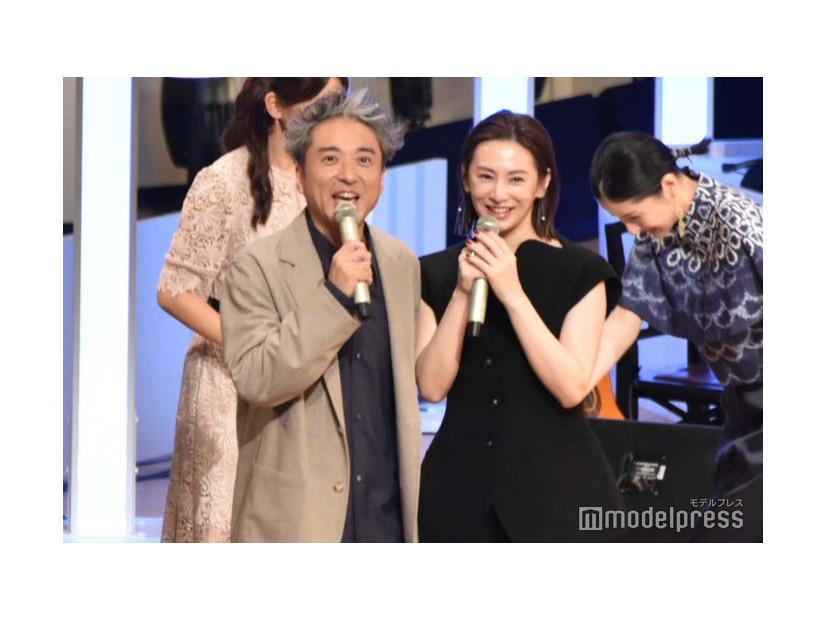 「大河ドラマ『どうする家康』ファン感謝祭～『皆のおかげじゃ！』～」に出席したムロツヨシ、北川景子（C）モデルプレス