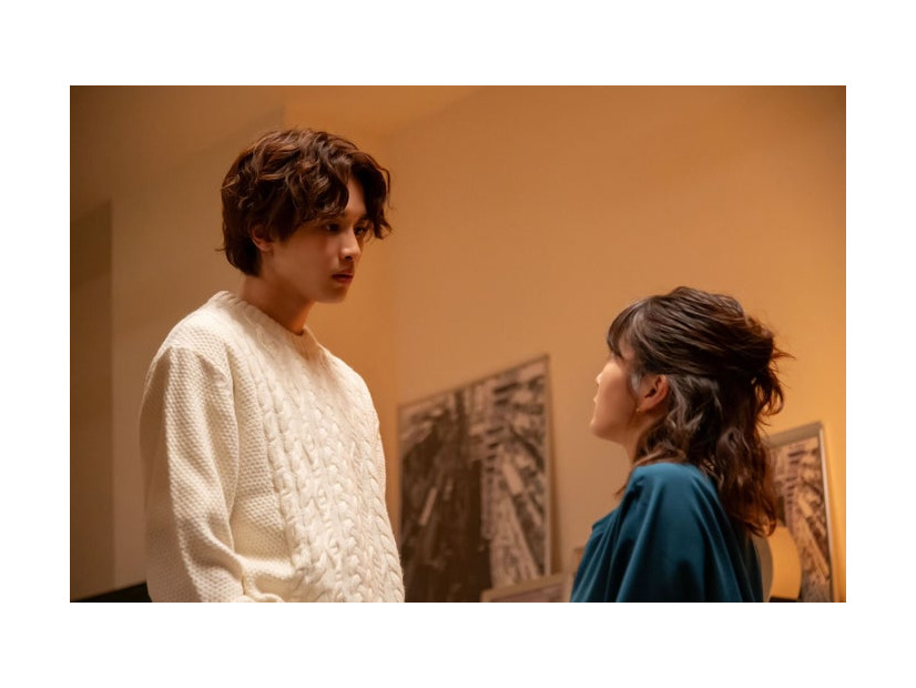 草川拓弥、佐津川愛美「サブスク不倫」第4話より（C）「サブスク不倫」製作委員会・MBS