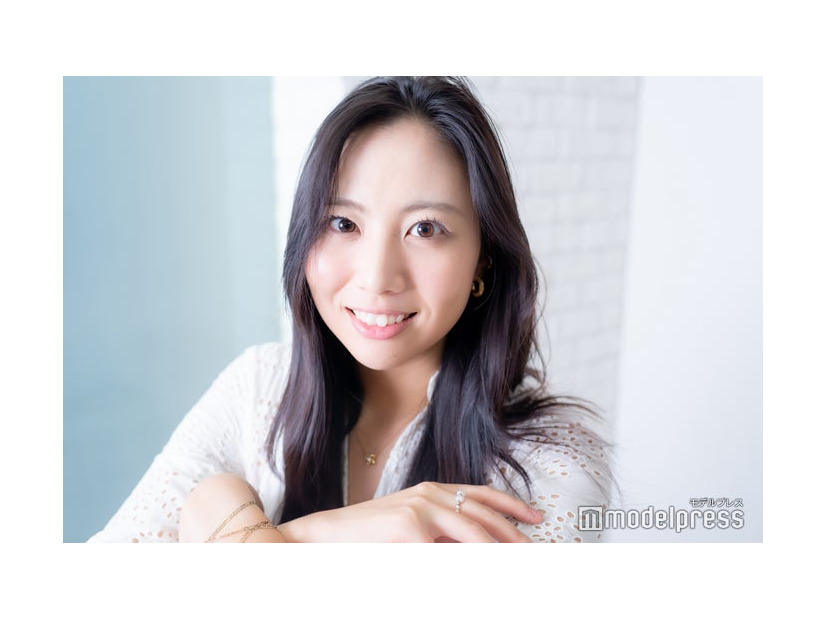 モデルプレスのインタビューに応じた天野真衣さん（C）モデルプレス