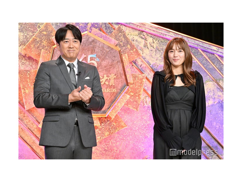 「第65回 輝く！日本レコード大賞」会見に出席した安住紳一郎アナ、川口春奈（C）モデルプレス