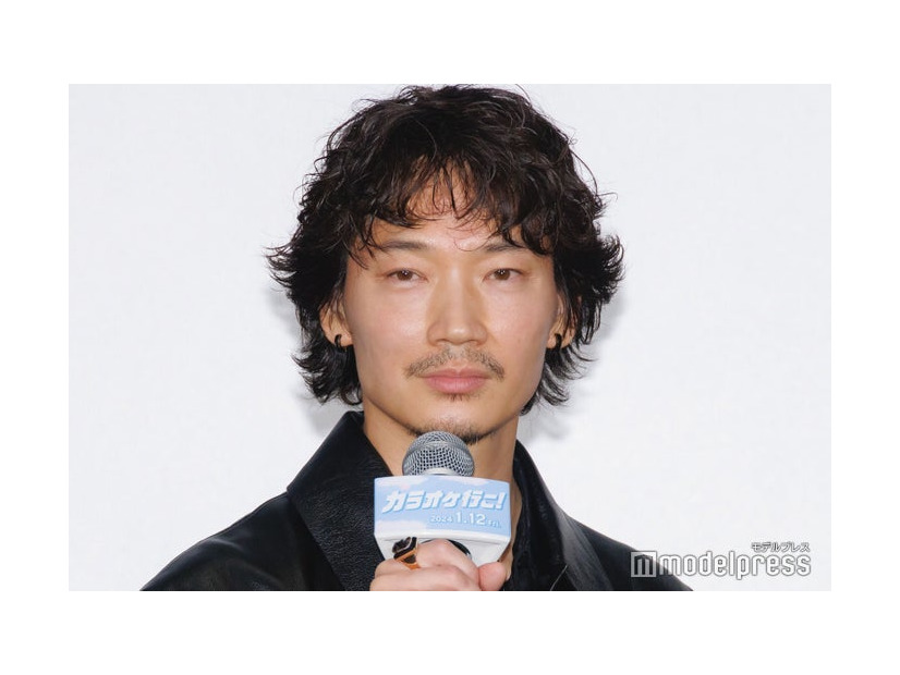 「カラオケ行こ！」完成披露試写会に出席した綾野剛（C）モデルプレス