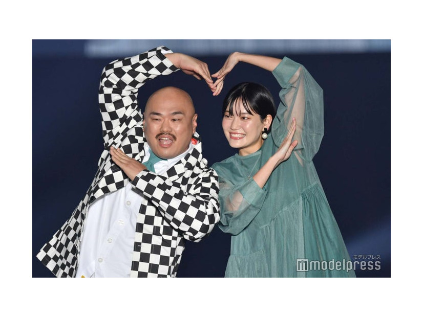 クロちゃん、ショートヘアのリチ（C）モデルプレス