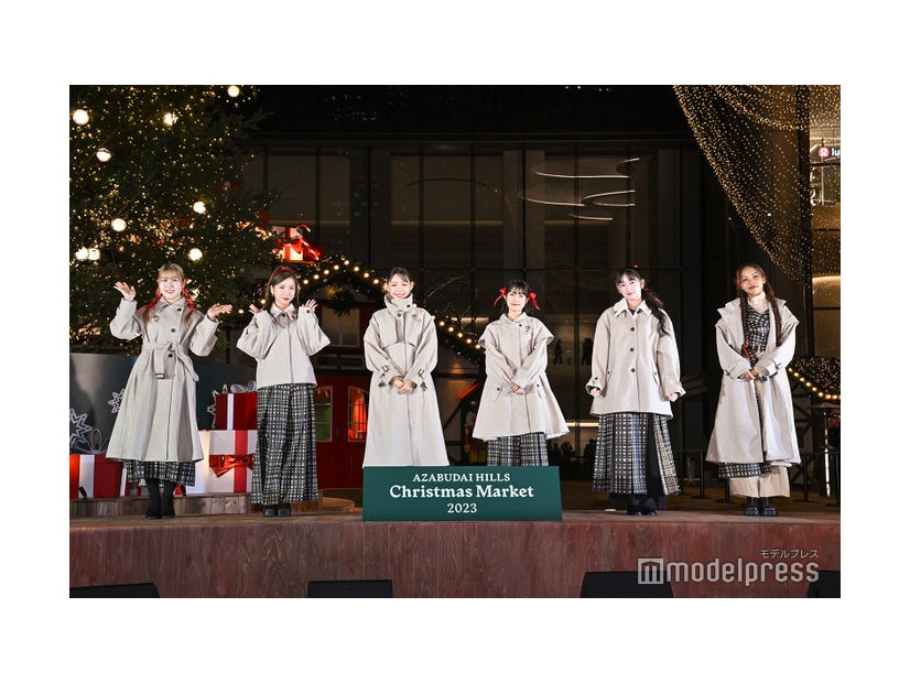 『AZABUDAI HILLS CHRISTMAS MARKET 2023』のオープニングセレモニーに出席したLittle Glee Monster（左から）かれん、MAYU、ミカ、アサヒ、結海、miyou（C）モデルプレス