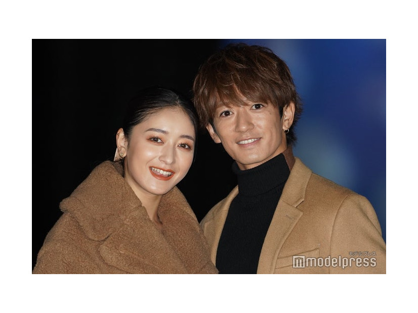 ビーチアートのクリスマス演出メディア体験イベントに出席したみちょぱ、大倉士門（C）モデルプレス
