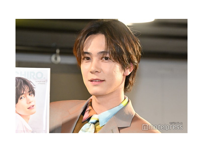 1st写真集『一』の発売記念イベントの囲み取材に応じた内藤秀一郎（C）モデルプレス