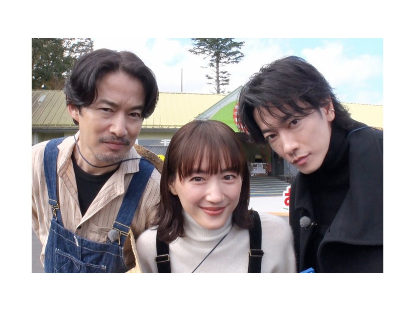 竹野内豊、綾瀬はるか、佐藤健（C）TBS