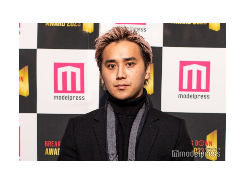 モデルプレスのインタビューに応じたこめお（C）モデルプレス