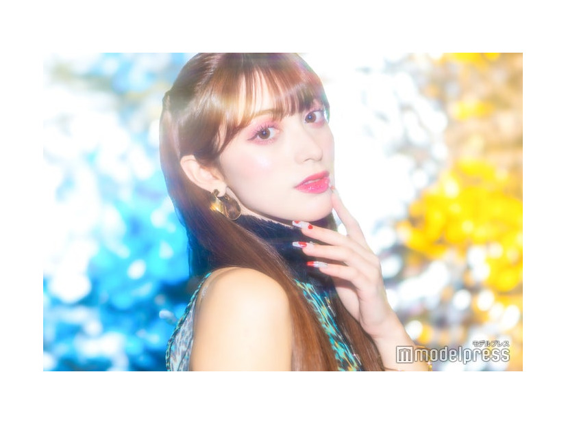モデルプレスのインタビューに応じたエブラヒミ椎菜（C）モデルプレス