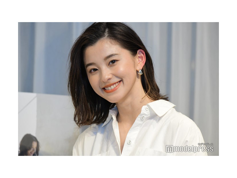 朝比奈彩（C）モデルプレス