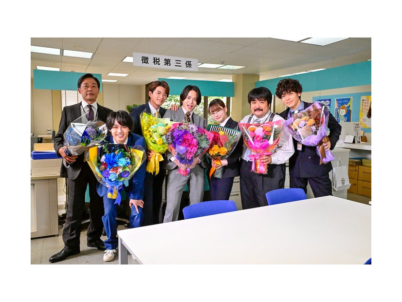 （左から）光石研、松田元太、白洲迅、菊池風磨、山田杏奈、鈴木もぐら、猪塚健太（C）日本テレビ