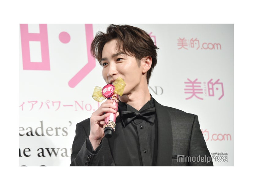 ステージにまだ居たいオーラを出す渡辺翔太（C）モデルプレス