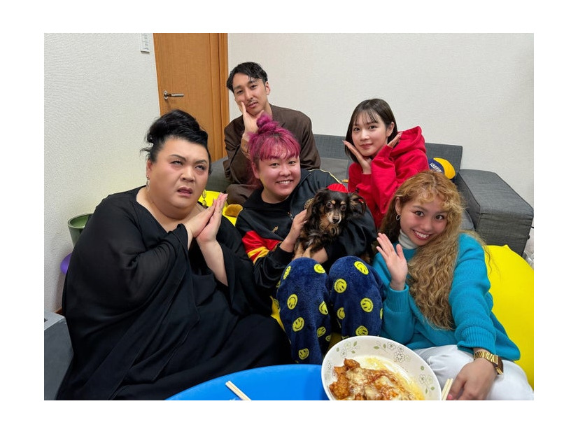 （左から時計回りに）マツコ・デラックス、あそぶ、古川優香、peco、ぺえ（C）日本テレビ