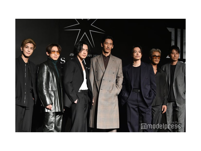（左から）岩田剛典、NAOTO、OMI、小林直己、今市隆二、ELLY、山下健二郎／三代目 J SOUL BROTHERS（C）モデルプレス