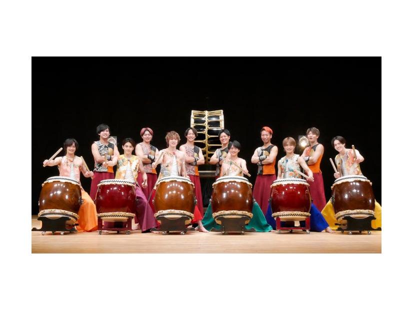 （後列左から）酒井智彬、渡辺隆寛、宇田翔馬、齋英俊、塩見岳大、尾関龍河（前列右から）美 少年／浮所飛貴、金指一世、佐藤龍我、藤井直樹、那須雄登、岩崎大昇（C）BSFUJI
