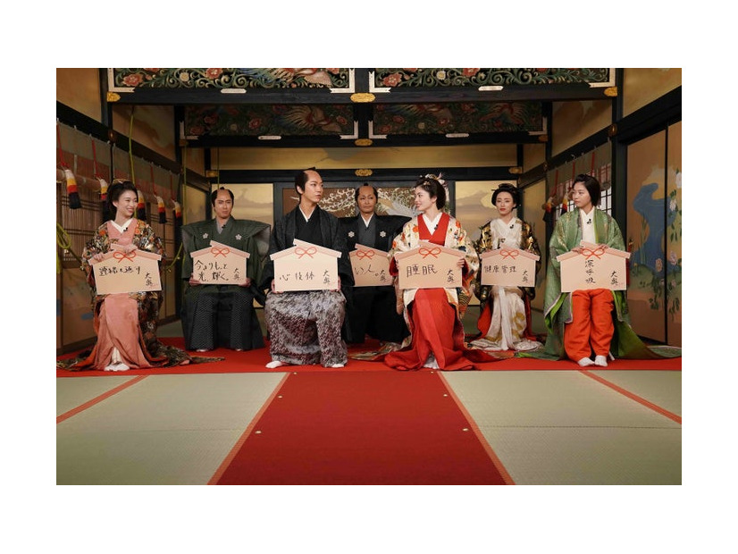 （後列左から）宮舘涼太、安田顕、栗山千明（前列左から）森川葵、亀梨和也、小芝風花、西野七瀬（C）フジテレビ