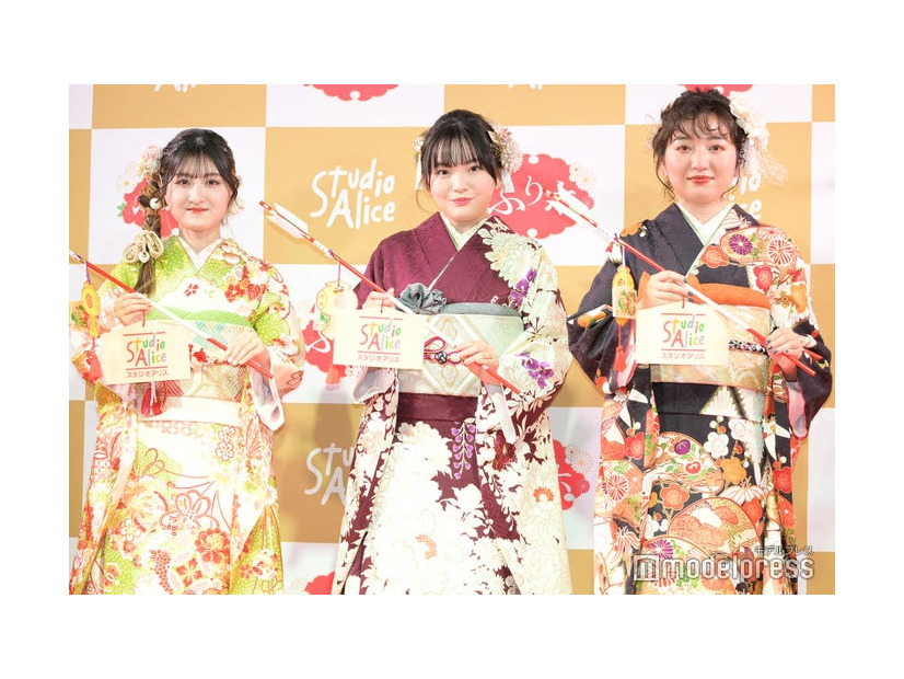 PRイベントに出席した小林星蘭、鈴木梨央、谷花音（C）モデルプレス