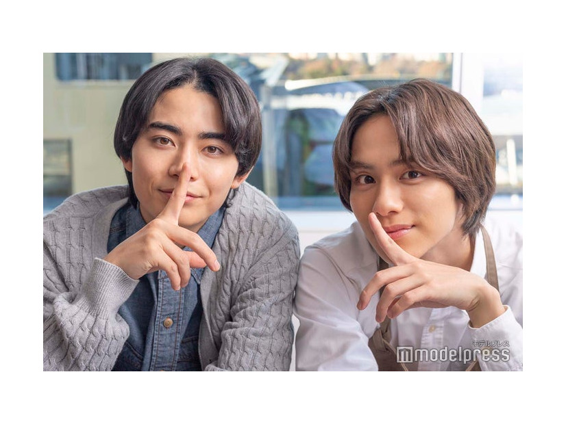 モデルプレスのインタビューに応じた豊田裕大、山下幸輝（C）モデルプレス