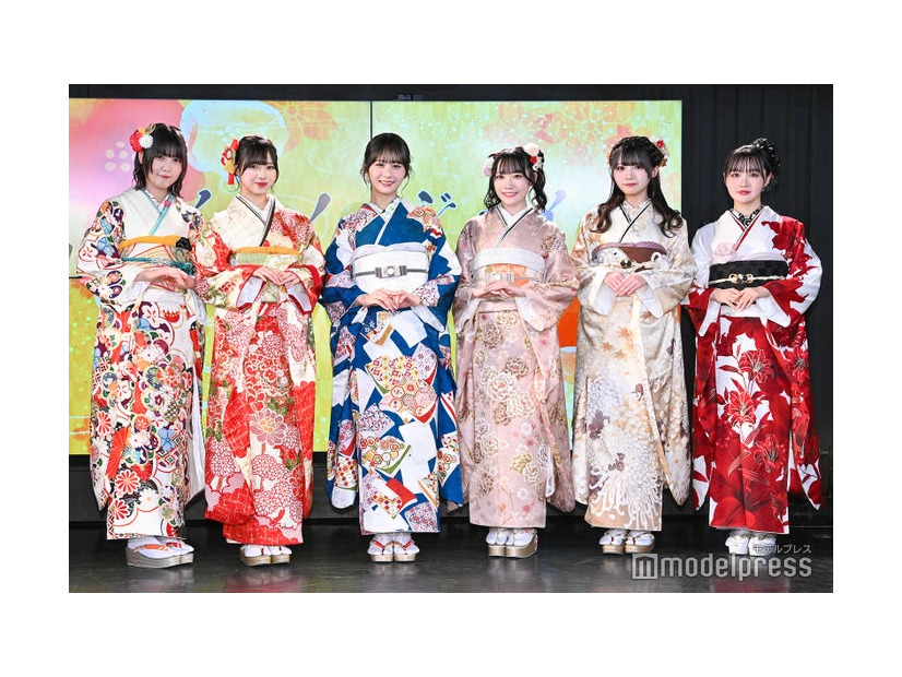 「成人式スペシャルイベント 2024」に出席した（左より）小澤愛実、村山結香、尾木波菜、本田珠由記、市原愛弓、藤沢莉子（C）モデルプレス