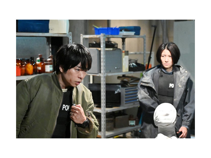 櫻井翔、瀧内公美「新空港占拠」第3話より（C）日本テレビ