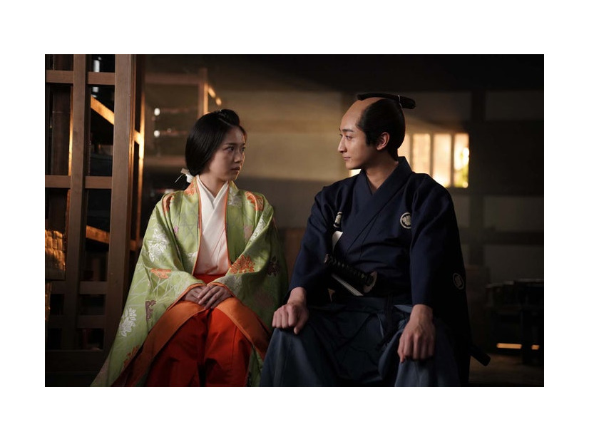 西野七瀬、小関裕太「大奥」第6話より（C）フジテレビ