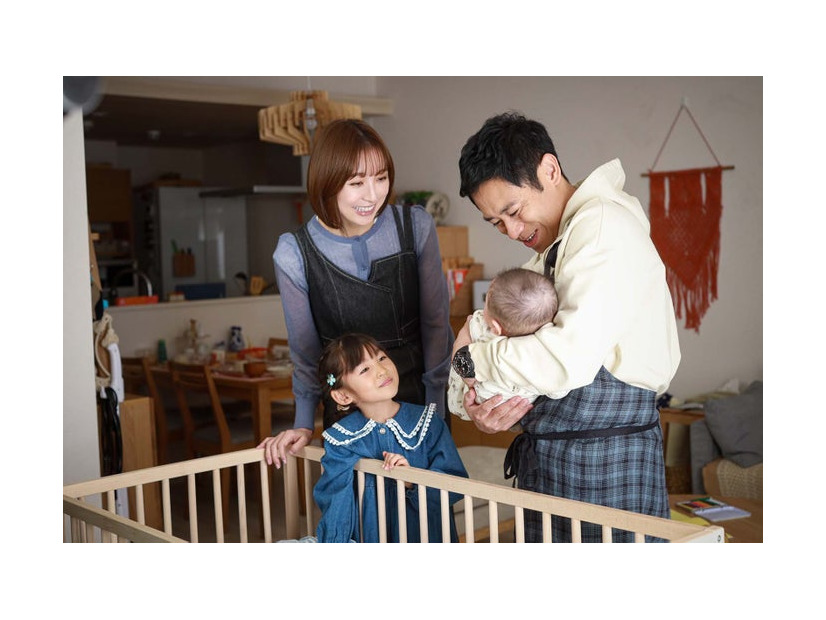 篠田麻里子、磯村アメリ、伊藤淳史「離婚しない男―サレ夫と悪嫁の騙し愛―」最終話より（C）テレビ朝日