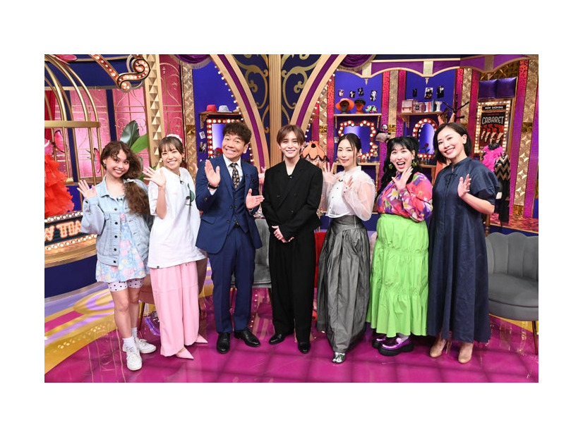 （左から）peco、若槻千夏、上田晋也、山田涼介、MEGUMI、ゆめっち、上原恵理（C）日本テレビ