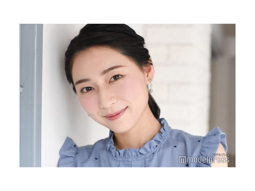 モデルプレスのインタビューに応じた宮本真綾アナ（C）モデルプレス