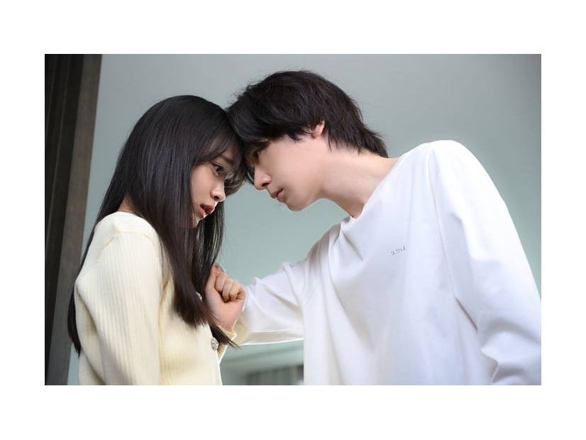 林芽亜里、犬飼貴丈「初めましてこんにちは、離婚してください」第2話（C）「初めましてこんにちは、離婚してください」製作委員会・MBS