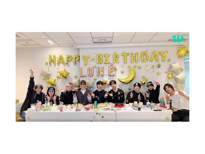 HAPPY LUNE DAYライブ配信の様子（C）HYBE LABELS JAPAN