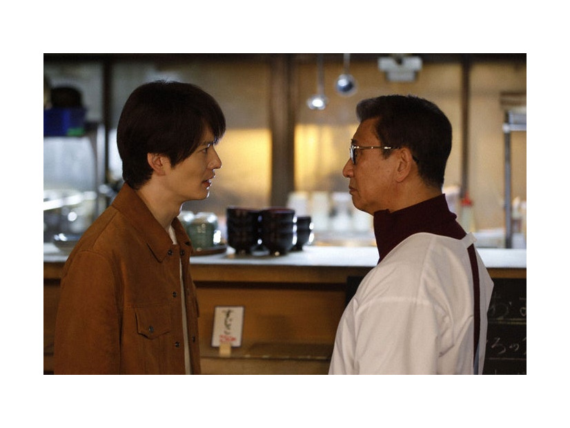 岡田将生、中井貴一「ザ・トラベルナース」第8話（C）テレビ朝日