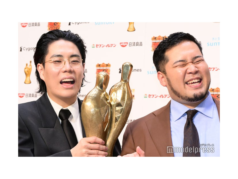 令和ロマン／高比良くるま、松井ケムリ（C）モデルプレス