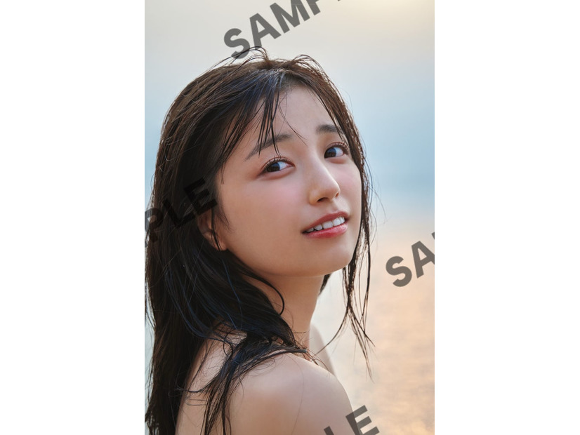 乃木坂46 五百城茉央1st写真集「未来の作り方」封入特典ポストカード第4弾：撮影／藤原宏
