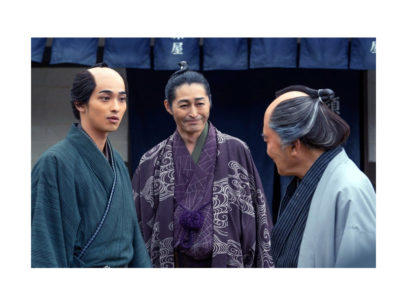 横浜流星、安田顕「べらぼう～蔦重栄華乃夢噺～」第5話（C）NHK