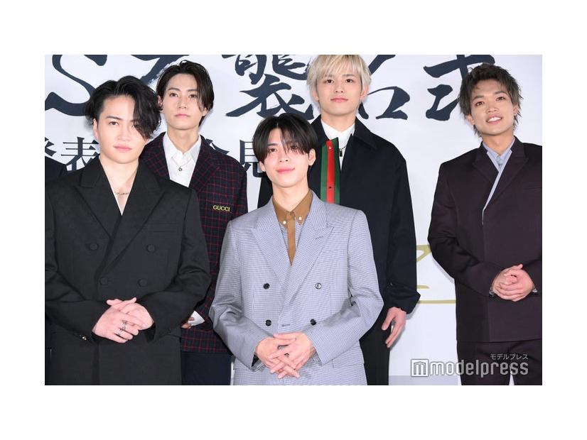 （後列左から）橋本将生、篠塚大輝（前列左から）菊池風磨、松島聡（C）モデルプレス