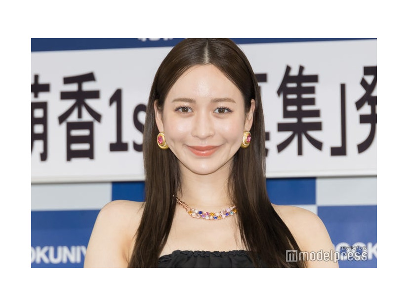 1st写真集「jealousy」（講談社）発売記念会見に登壇した野崎萌香（C）モデルプレス