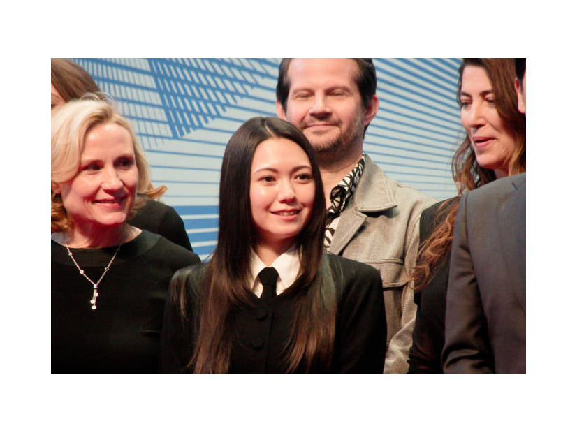 二階堂ふみ、黒のシックなパンツ姿で『横浜フランス映画祭 2025』開幕宣言！横浜出身クリスタル・ケイは2曲熱唱