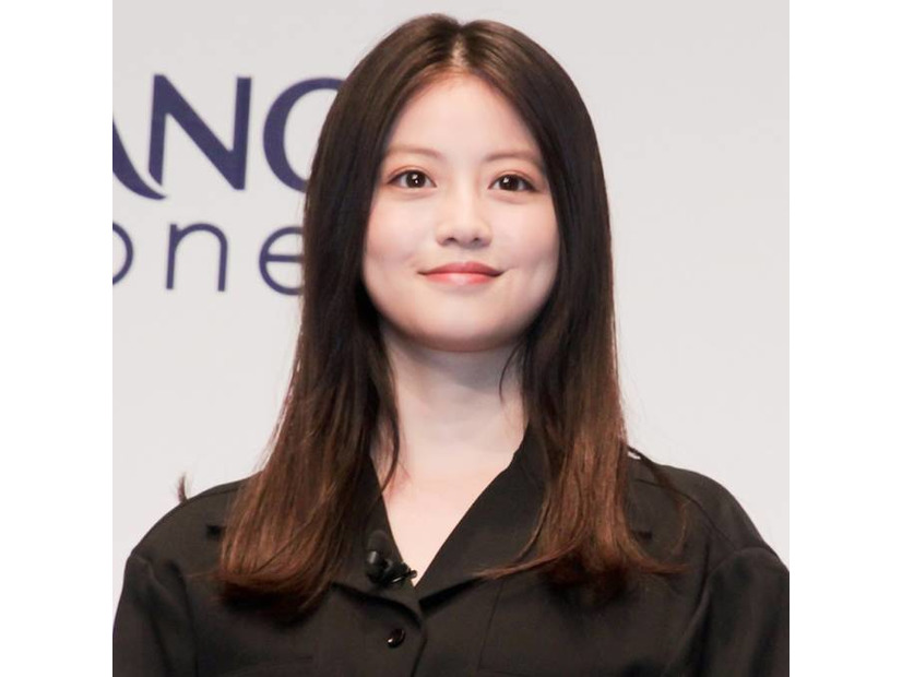 「透明感」今田美桜、ほっそり二の腕披露のノースリワンピSHOTに反響「美しい」