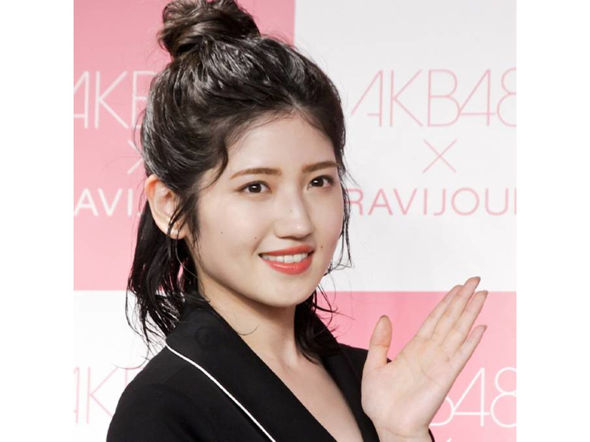 AKB48卒業控える村山彩希、美麗な白ドレス姿に「美しい」「しっかりと目に焼き付けます」の声