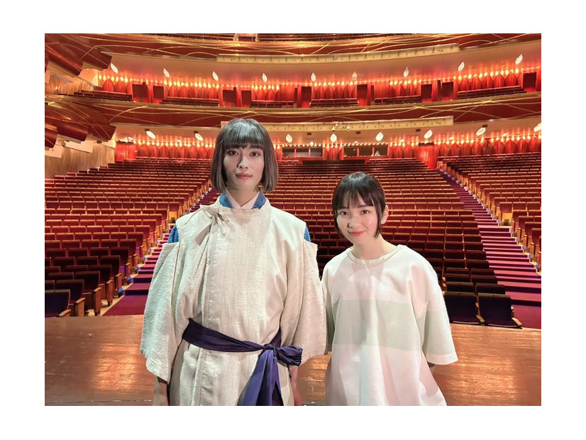 劇場の年間ラインナップ発表会見に参加した増子敦貴、福地桃子（提供写真）