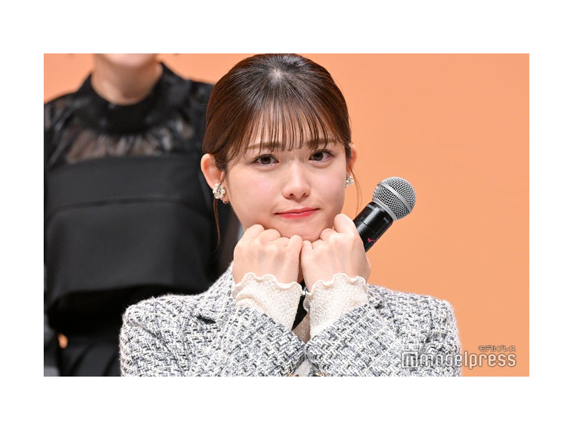 ぶりっ子全開の松村沙友理（C）モデルプレス