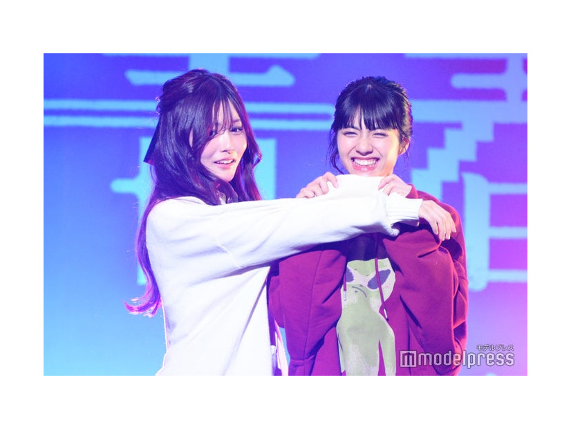 田仲埜愛、向井怜衣（C）モデルプレス